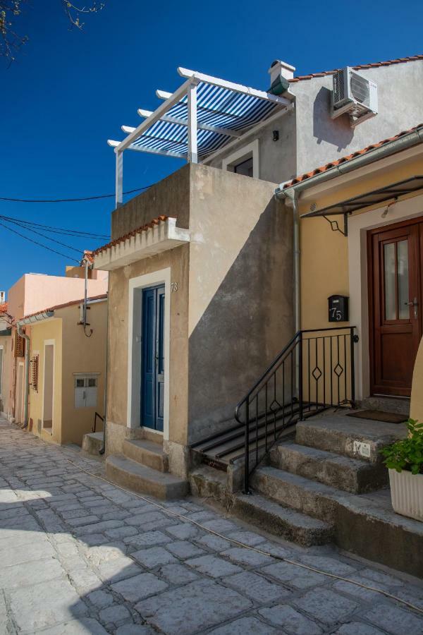 Apartamento Little House In Baska Exterior foto