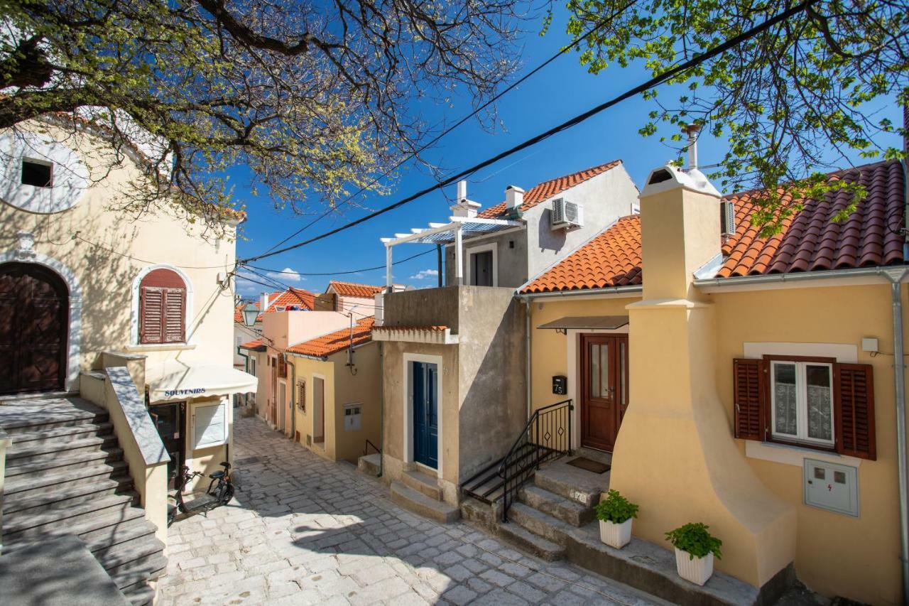 Apartamento Little House In Baska Exterior foto
