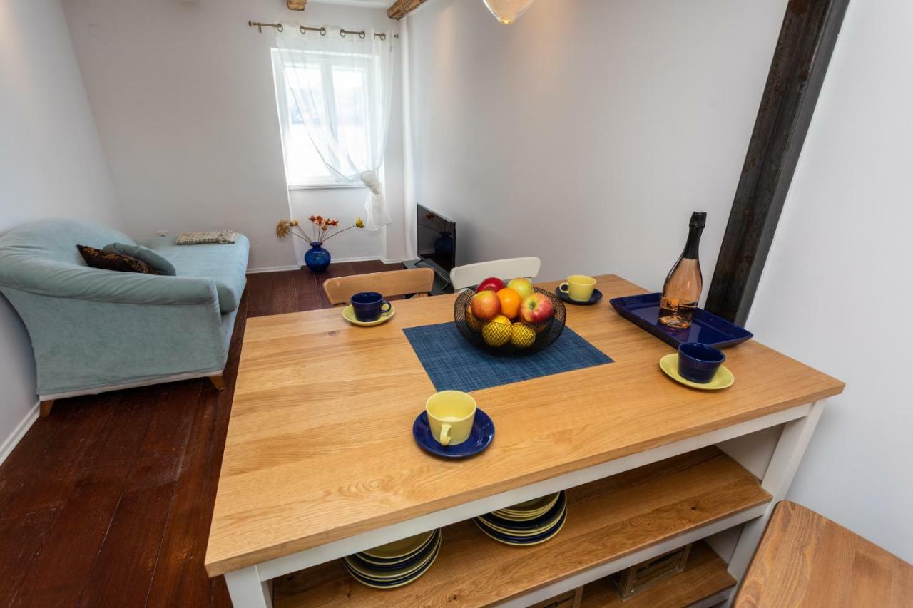 Apartamento Little House In Baska Exterior foto